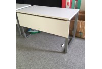 THANH LÝ BÀN LÀM VIỆC CHÂN SẮT
